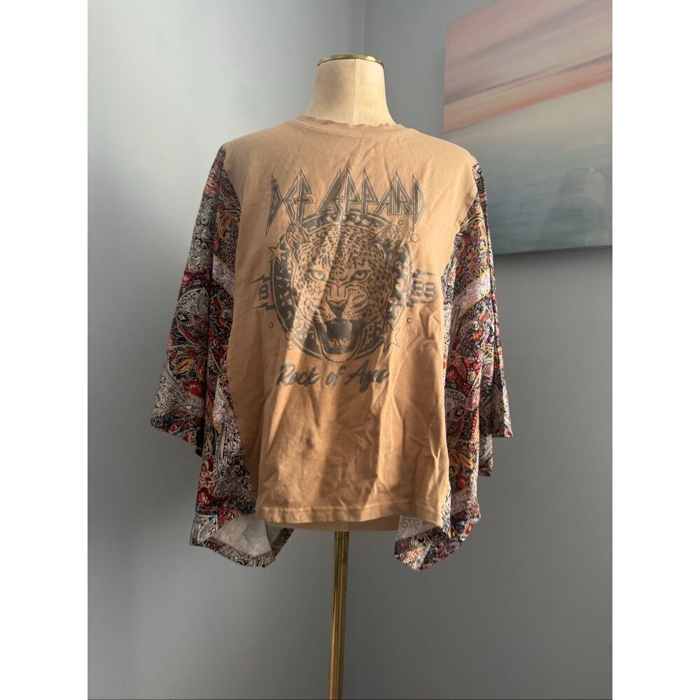 Def Leppard Women's Rock Of Ages Mixed Media Kimono Graphic T-shirt Tan OS NWOT